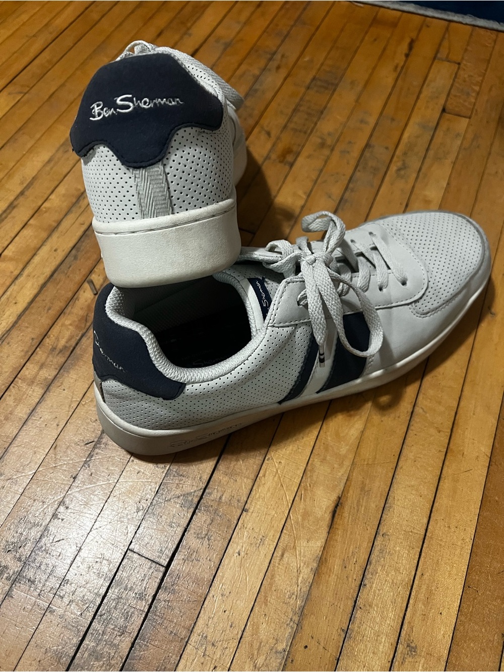 Ben Sherman White Sneakers with Navy Heel and Side Stripes Worn once-scuff toes